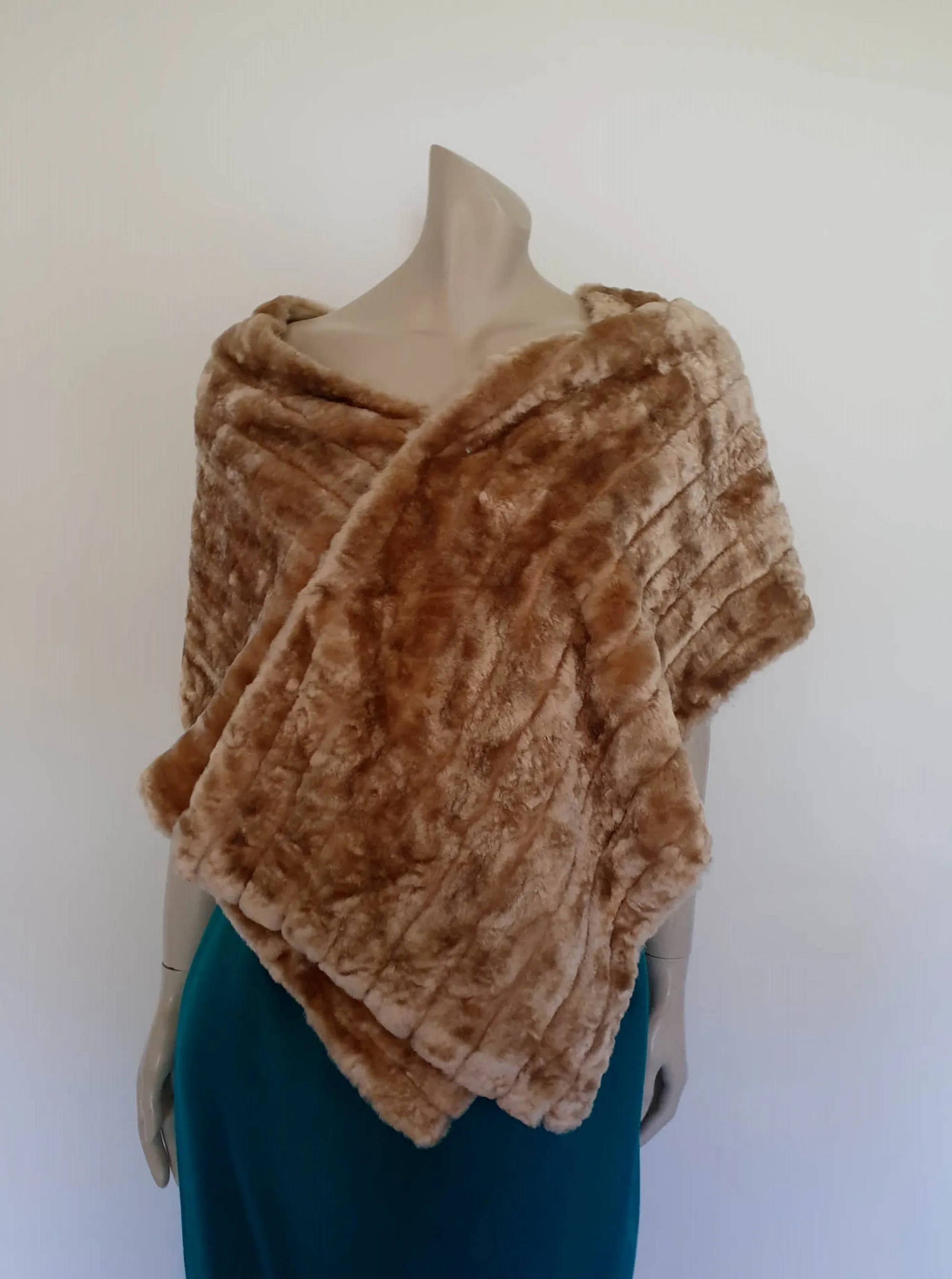 Beige Fluffy Wrap by Rikki - 1960s