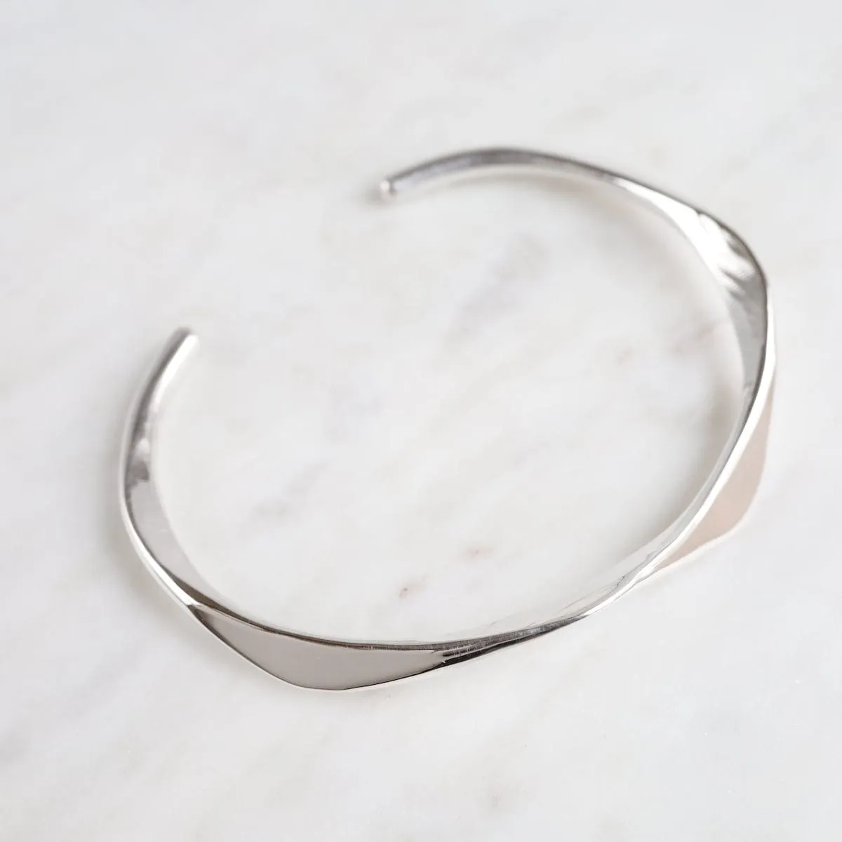 Curved Wave Cuff