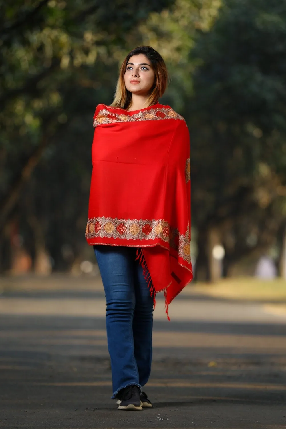 GLORIOUS RED COLOUR KASHMIRI STOLE WITH CLASSY SWAROVSKI WORK DEFINES FEMINISM AND ENHANCES SOPHISTICATION