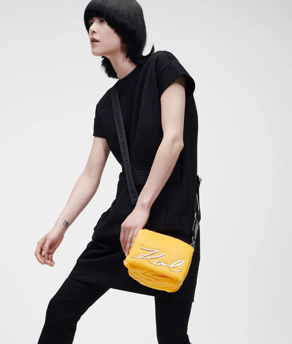 K/SIGNATURE SOFT SMALL SHOULDER BAG