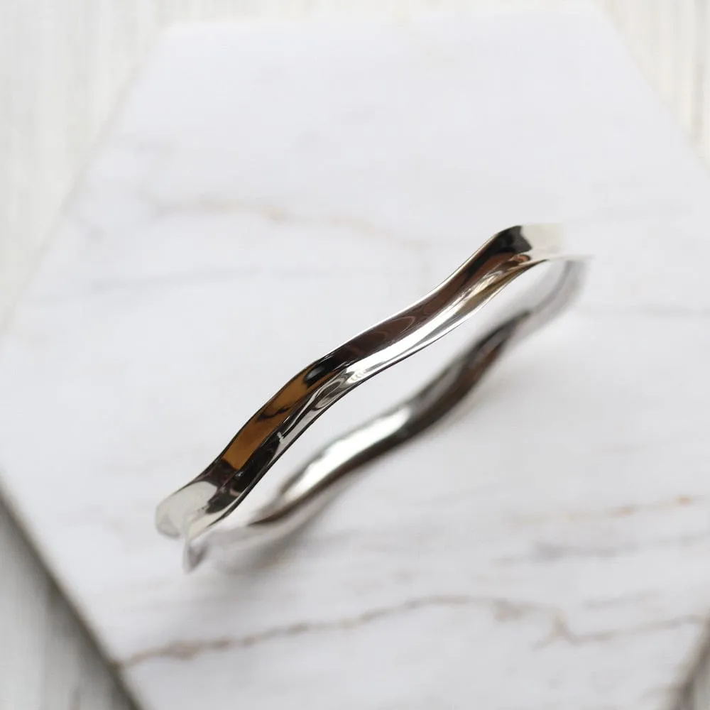 Wavy Concave Bangle